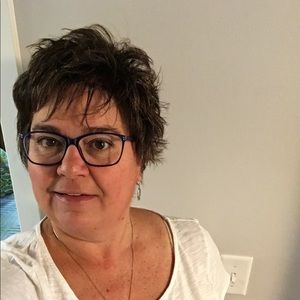 Meet your Posher, Pam